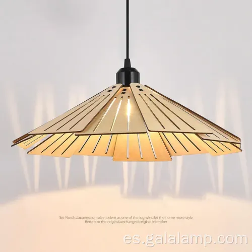 'Elegante luz colgante de madera japonesa para salas de té'